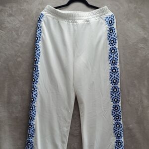 BOSTON PROPER | MEDIUM WOMEN SWEATPANTS PANTS | WHITE WITH BLUE CROCHET